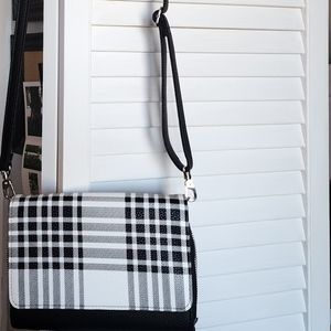 Thirty one crossbody wallet